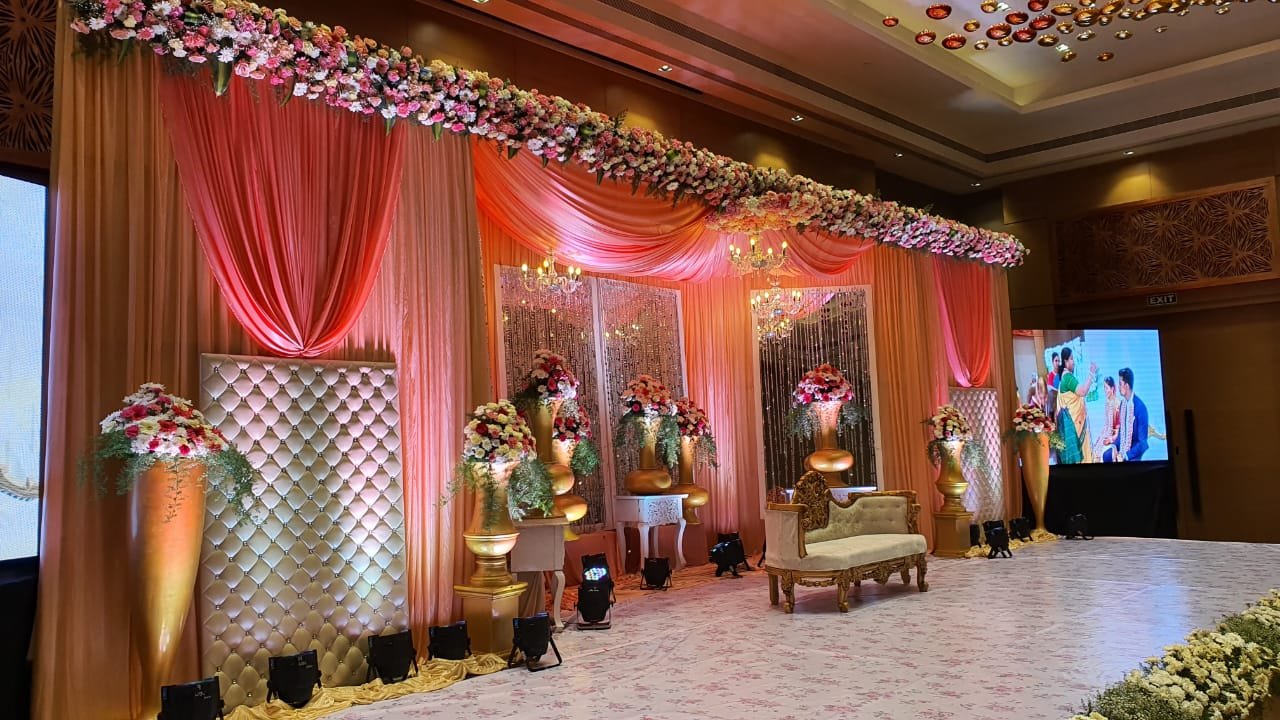 Modern Glass Pillars
